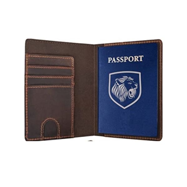 Why Men in Germany Prefer Minimalist Leather Card Holders
